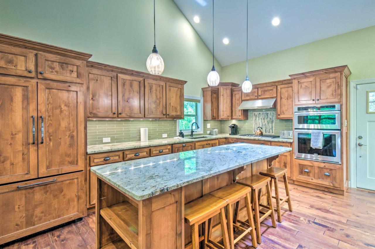 Cozy Riverside Dahlonega Home With Kayaks And Fire Pit Luaran gambar