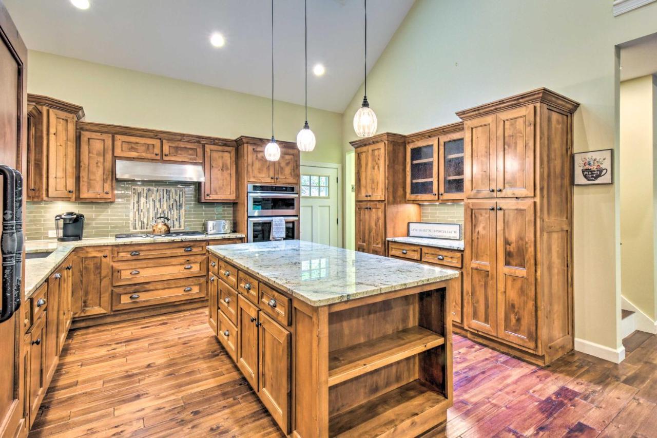 Cozy Riverside Dahlonega Home With Kayaks And Fire Pit Luaran gambar